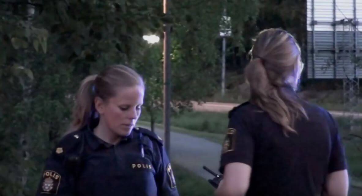 kvinnliga poliser