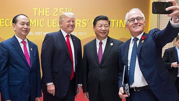 640px-Turnbull_selfie_with_Xi_Trump_Quang (1)