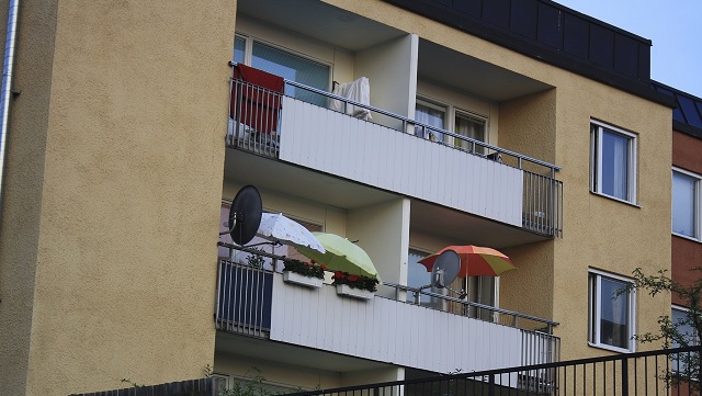 fasad balkong lägenhet vårberg
