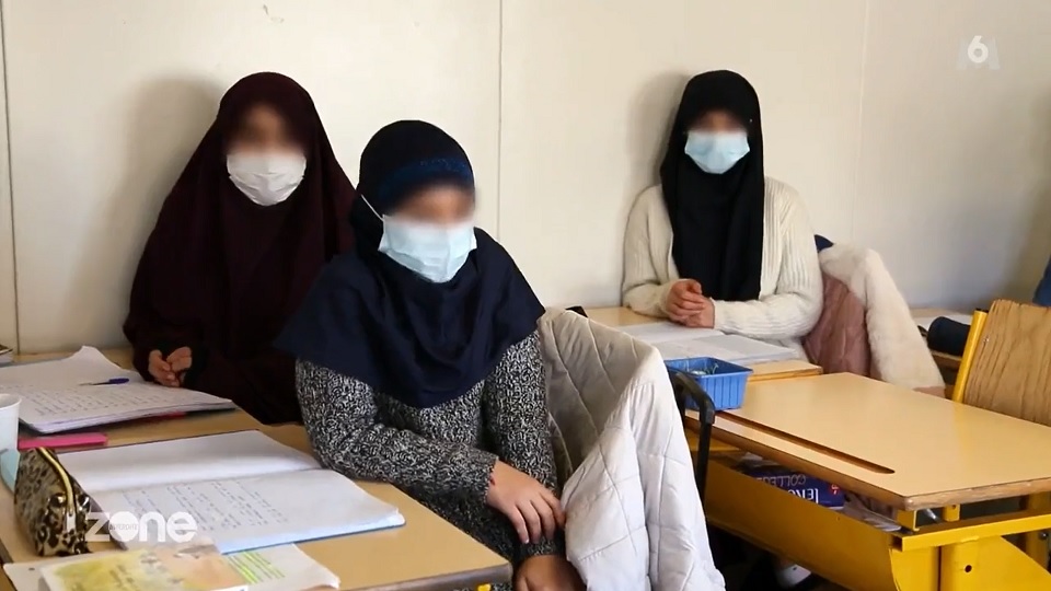slöja hijab skola klassrum elever muslim islam marseille