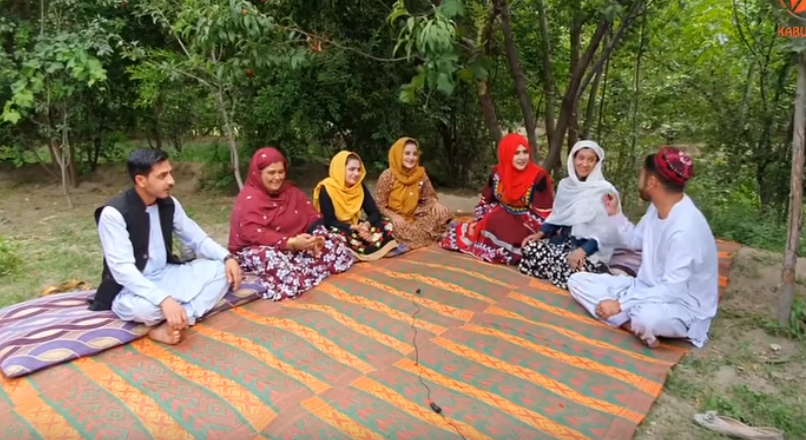Män kvinnor taliban afghanistan