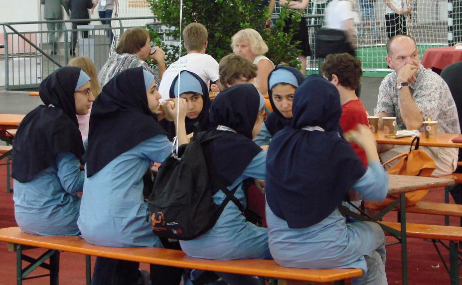 flickor elever slöja hijab skola
