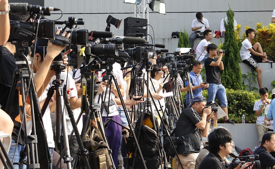 journalist kamera press