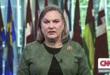 Artikelbild för artikeln: Nuland: "Måste komma ihåg" att pengarna som skickas till Ukraina går till USA:s vapenindustri