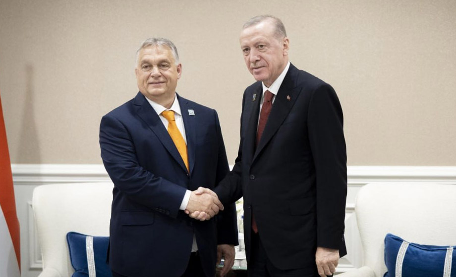 Artikelbild för artikeln: Orbán har en "antikrigs-plan" – vill få med sig Turkiet