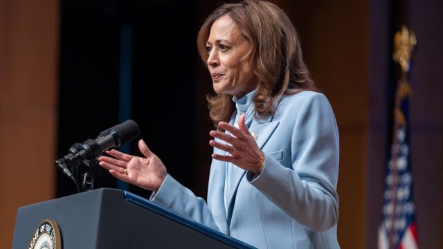 Artikelbild för artikeln: Fler ordsallader i Kamala Harris intervjuer