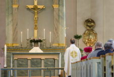 Artikelbild för artikeln: Snart är färre än hälften medlemmar i Svenska kyrkan